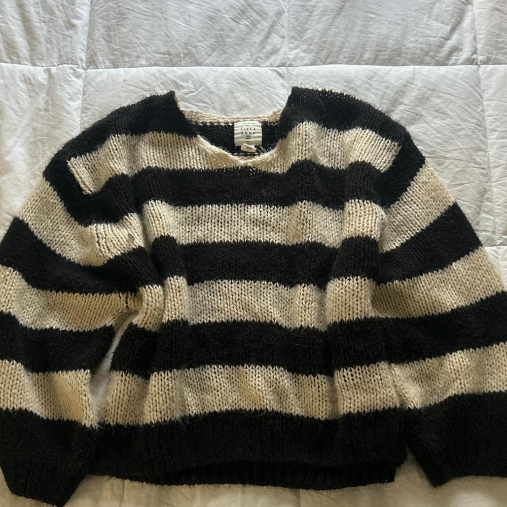 Billabong Black and Cream Striped Sweater